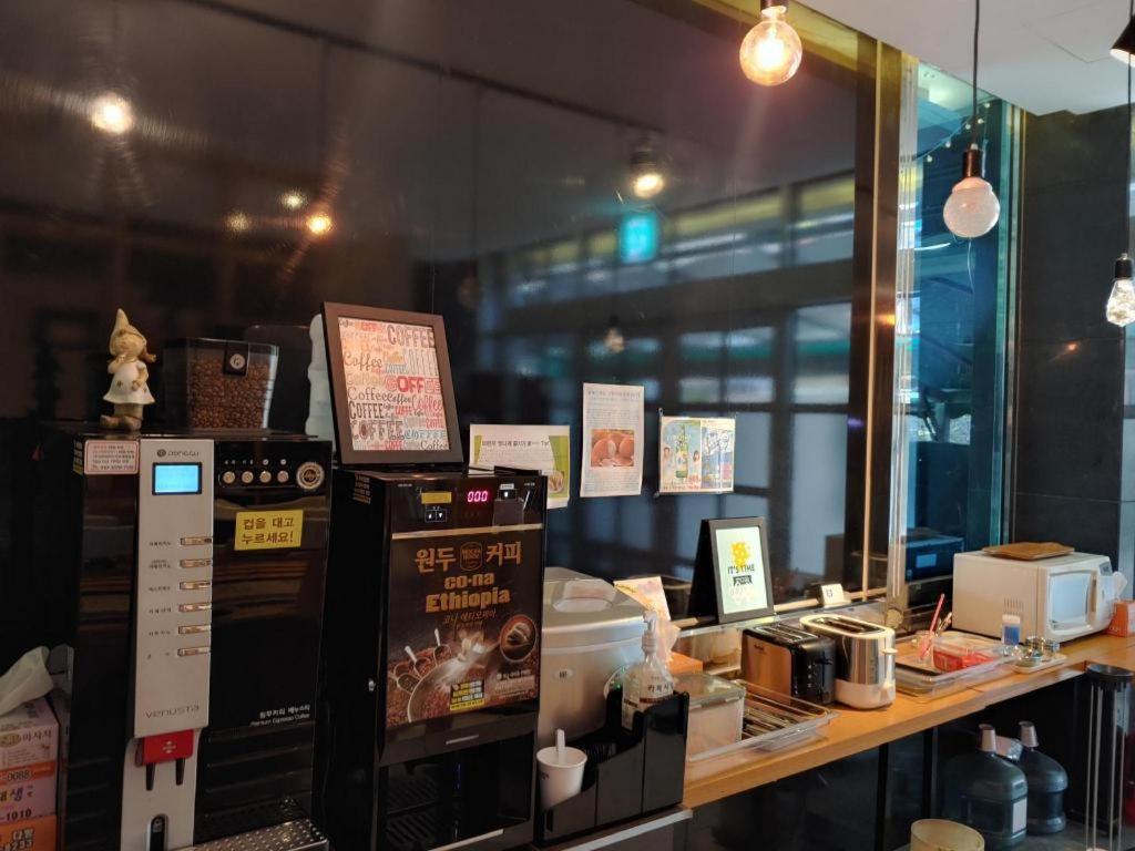 Sky Hotel Changwon Ngoại thất bức ảnh