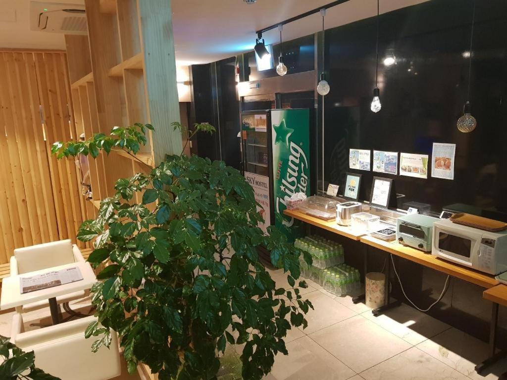 Sky Hotel Changwon Ngoại thất bức ảnh
