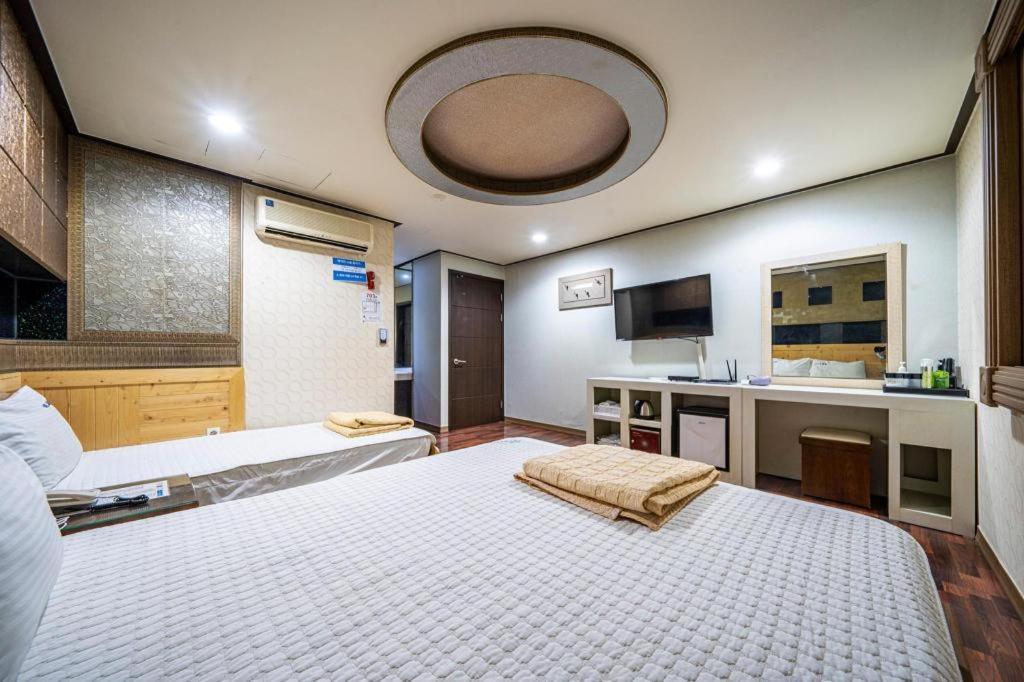 Sky Hotel Changwon Ngoại thất bức ảnh