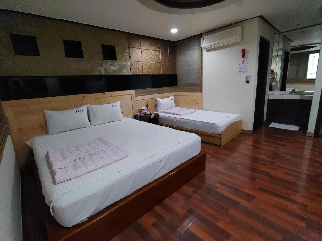 Sky Hotel Changwon Ngoại thất bức ảnh