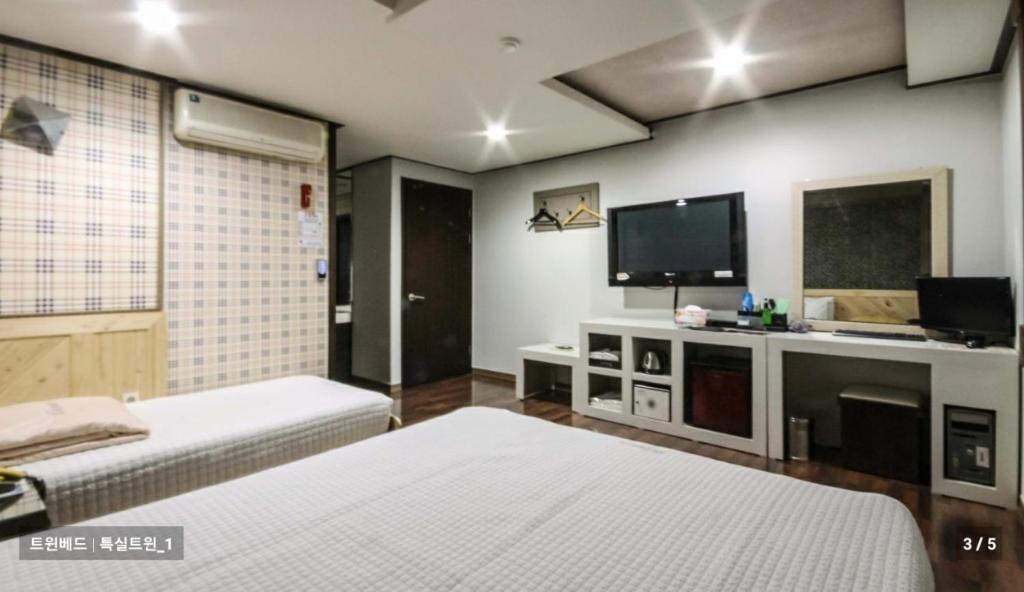Sky Hotel Changwon Ngoại thất bức ảnh