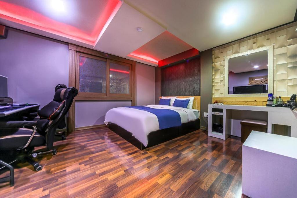 Sky Hotel Changwon Ngoại thất bức ảnh