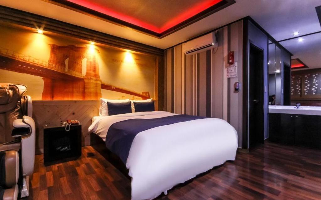 Sky Hotel Changwon Ngoại thất bức ảnh
