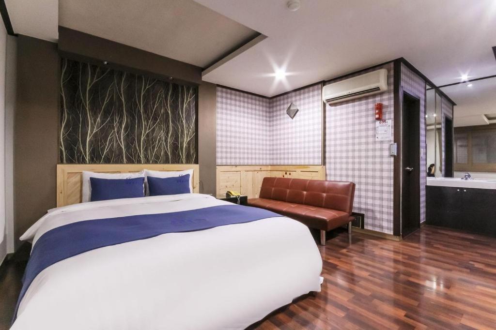Sky Hotel Changwon Ngoại thất bức ảnh