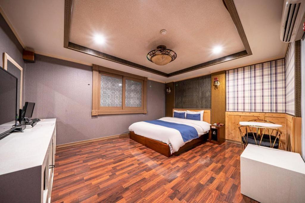 Sky Hotel Changwon Ngoại thất bức ảnh