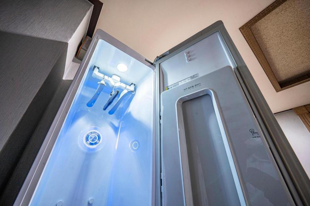Sky Hotel Changwon Ngoại thất bức ảnh