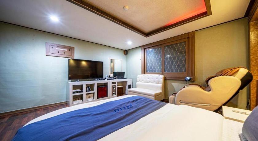 Sky Hotel Changwon Ngoại thất bức ảnh
